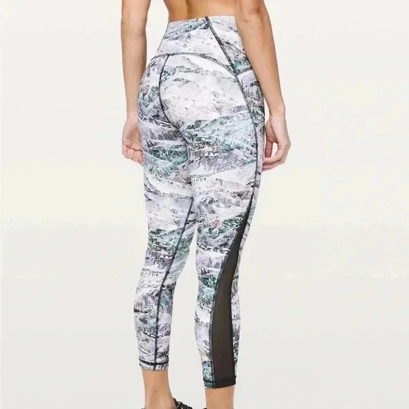 [12] Lululemon Train Times Pant 21”Springscape Multi  / Obsidian - Picture 3 of 9